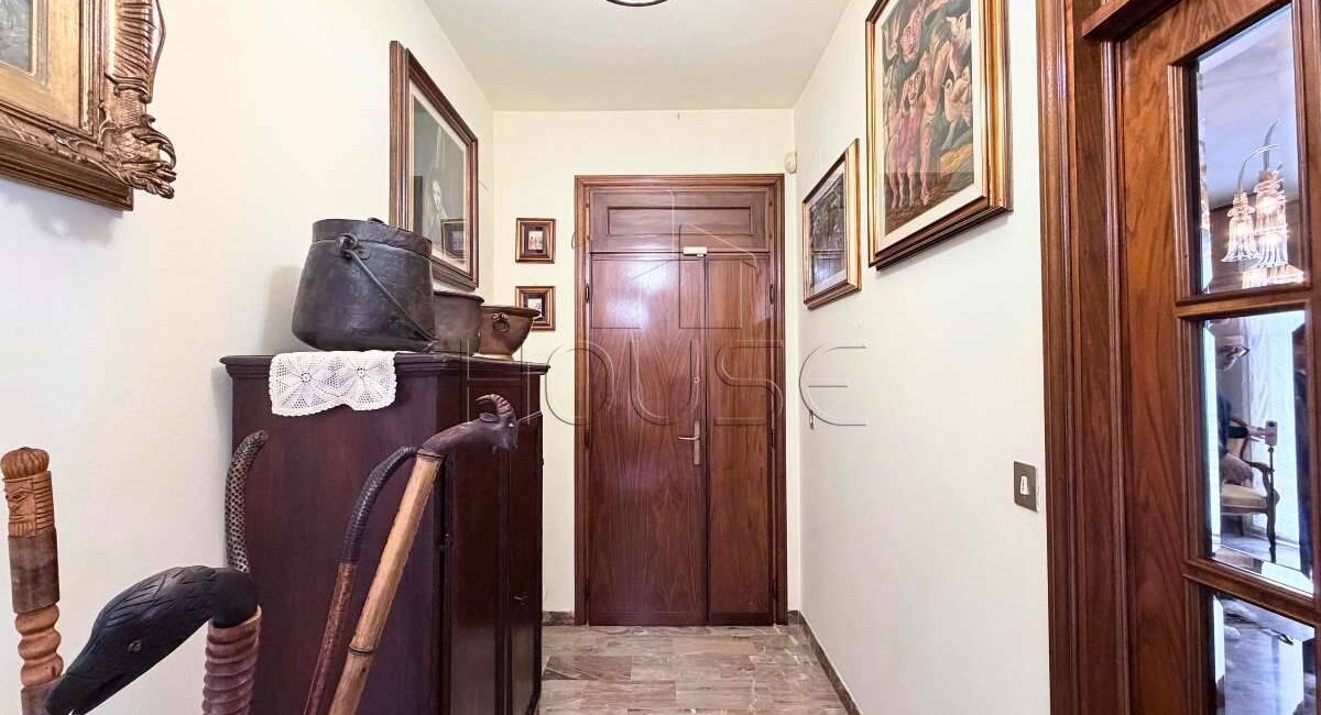 Appartamento di ampia metratura al primo piano