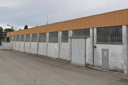 Capannone industriale con resede esclusivo