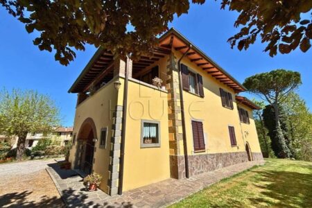 Villa indipendente con piscina e terreno privato