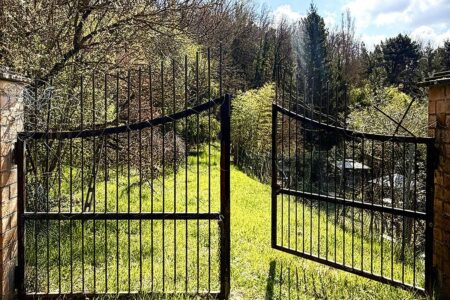 Piano di recupero in posizione collinare
