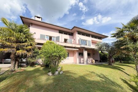 Villa con parco privato