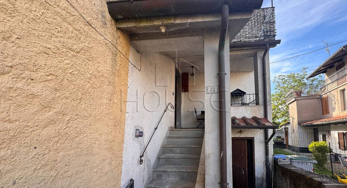 Cielo terra ristrutturato con ingresso indipendente