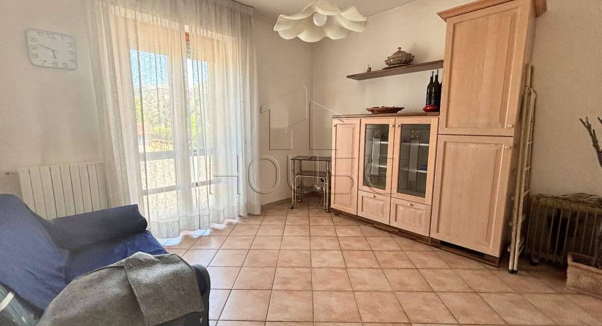 Appartamento a piano rialzato con garage