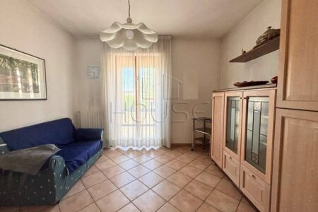 Appartamento a piano rialzato con garage