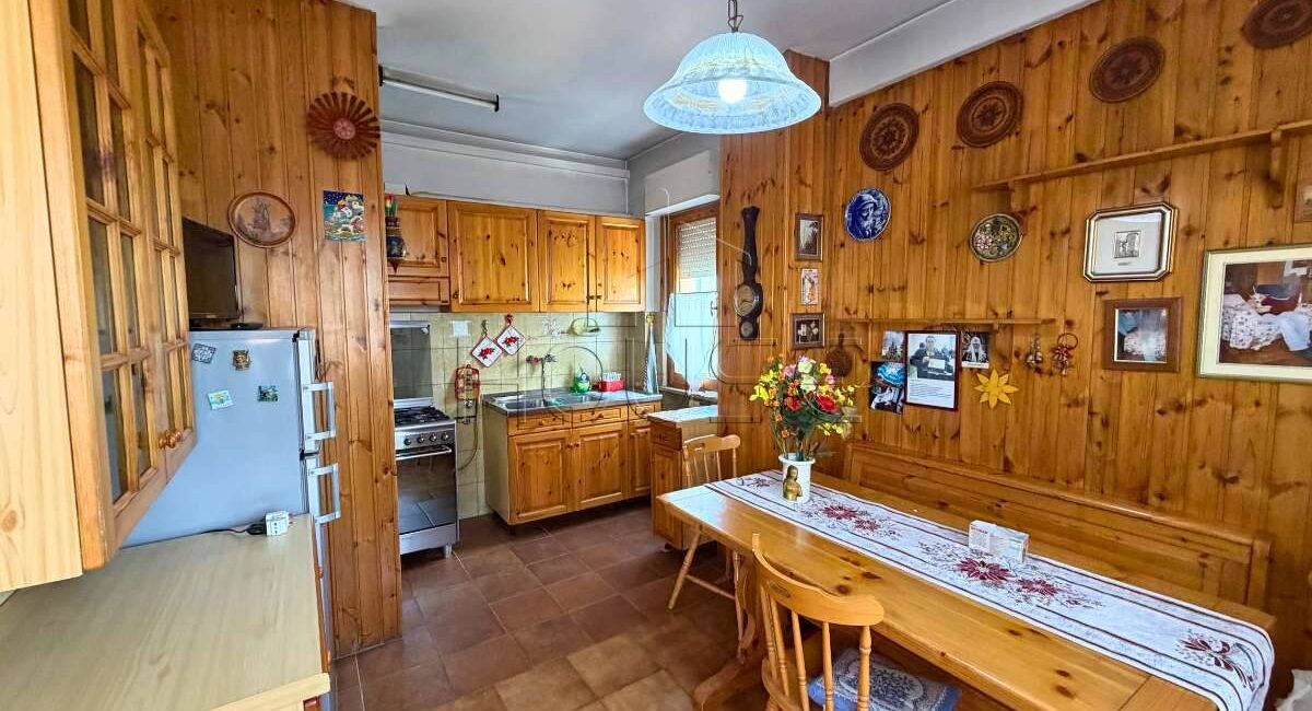 Appartamento con tre camere e garage