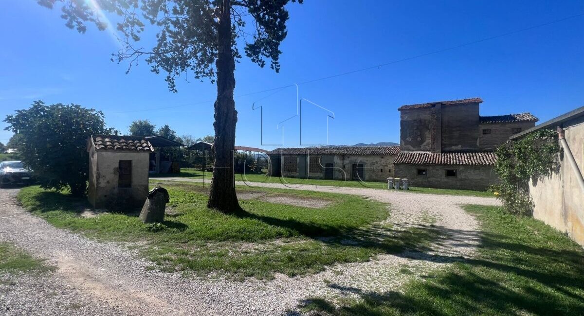 Complesso residenziale rurale