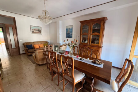 Ampio appartamento con 4 camere