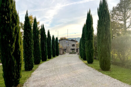 Porzione di casale in pietra ristrutturato