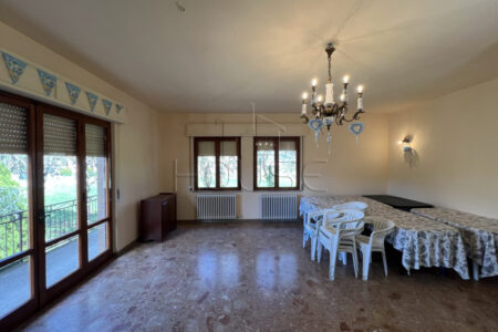 Casa singola con terreno edificabile