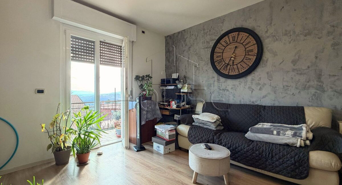 Appartamento ristrutturato con soffitta abitabile e garage
