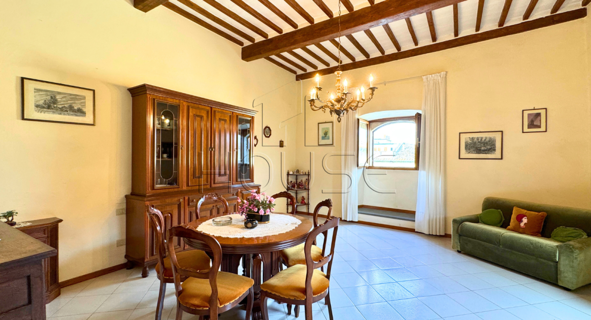 Appartamento in palazzo storico del ‘600 con soffitta abitabile