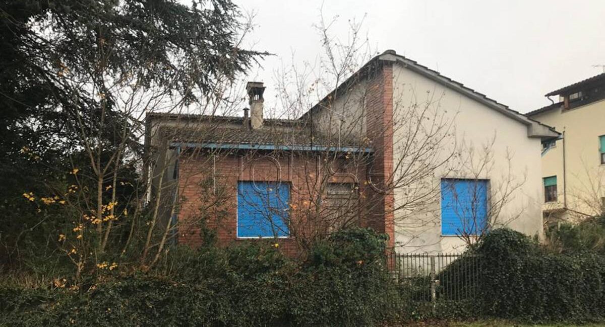 Casa singola con ampio giardino