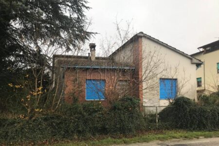 Casa singola con ampio giardino