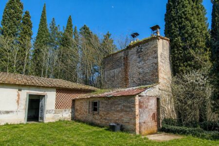 Complesso colonico con terreno