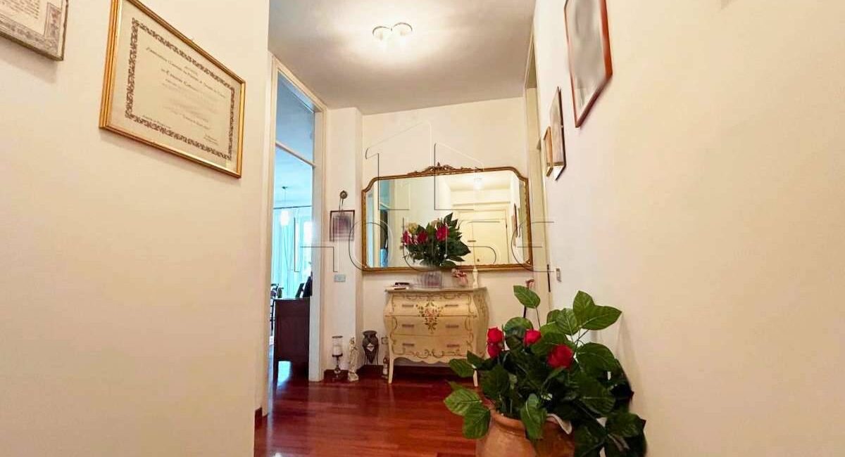 Appartamento in trifamiliare con garage e giardino