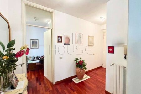 Appartamento in trifamiliare con garage e giardino