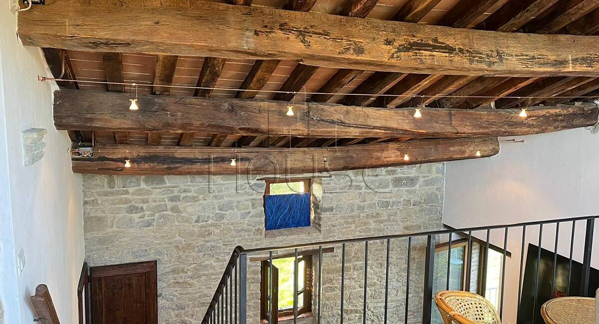 Casale panoramico con piscina completamente ristrutturato
