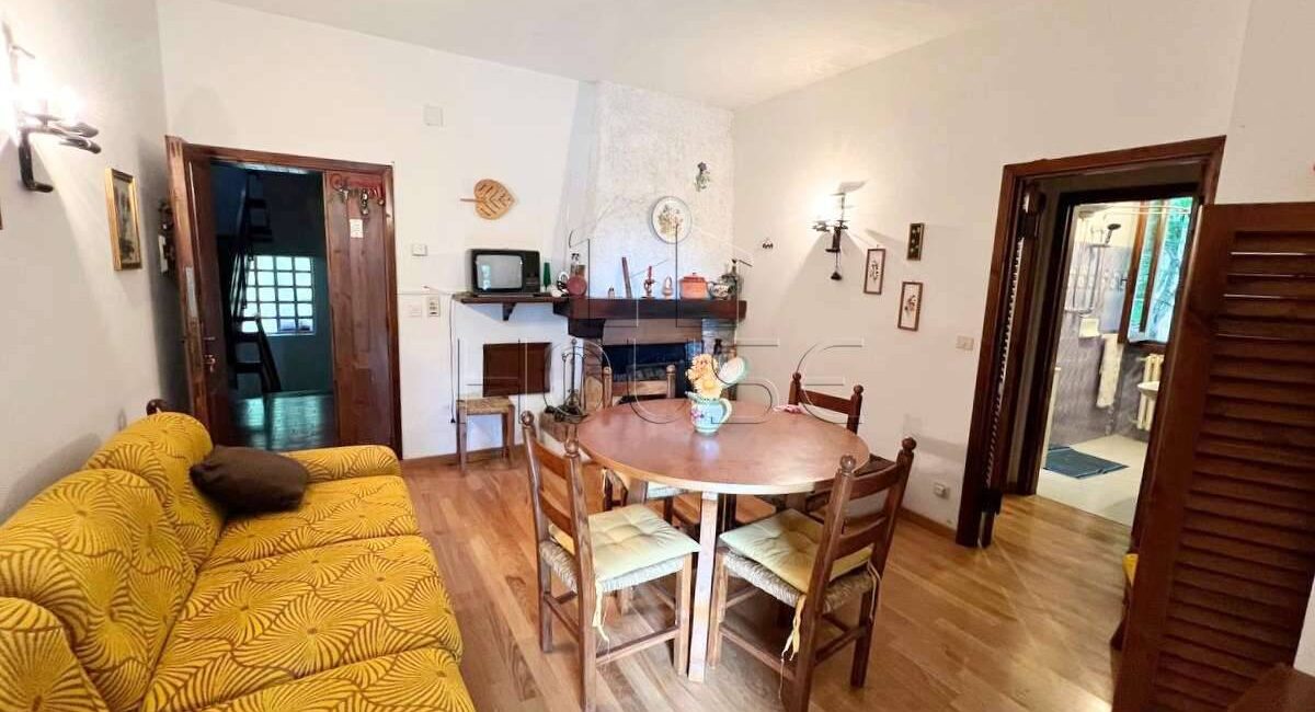 Appartamento a piano primo con garage e terrazzi