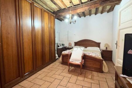 Porzione di cielo terra con giardino esclusivo