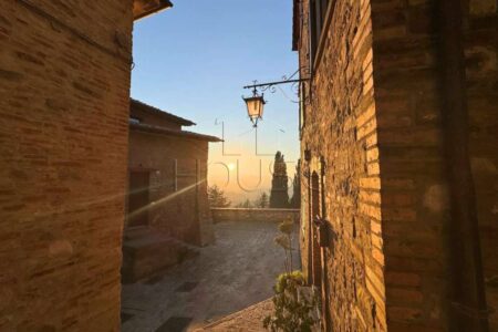 Porzione di cielo terra con giardino esclusivo