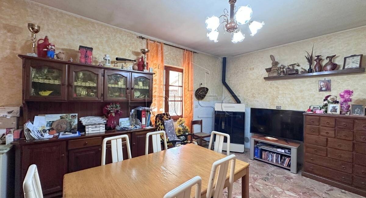 Casa singola con ampio giardino privato
