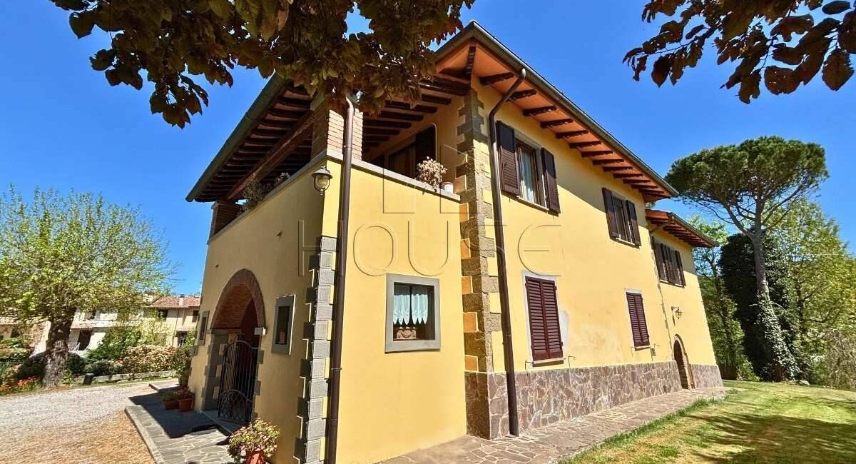 Villa indipendente con piscina e terreno privato
