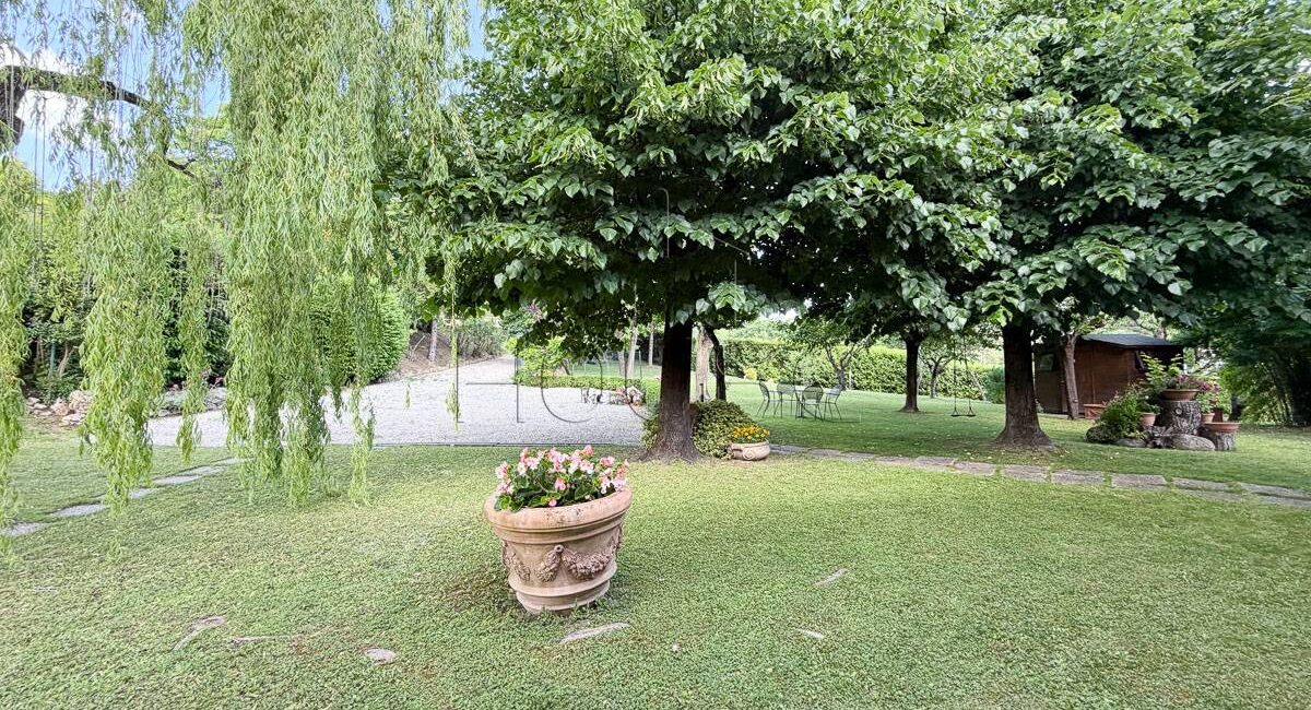Villa con parco privato