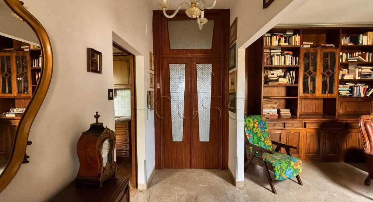 Casa singola con giardino e garage