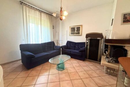 Appartamento a piano rialzato con garage