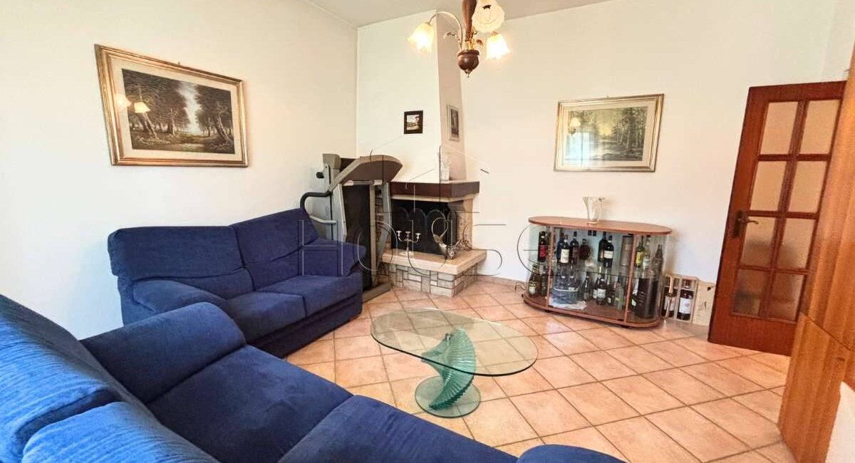 Appartamento a piano rialzato con garage
