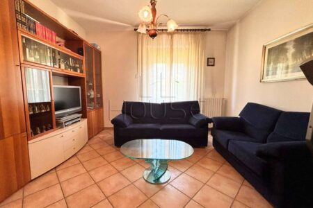 Appartamento a piano rialzato con garage