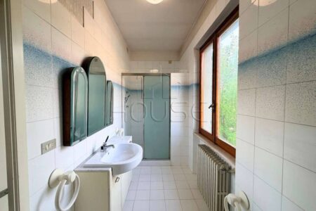 Casa singola con due appartamenti