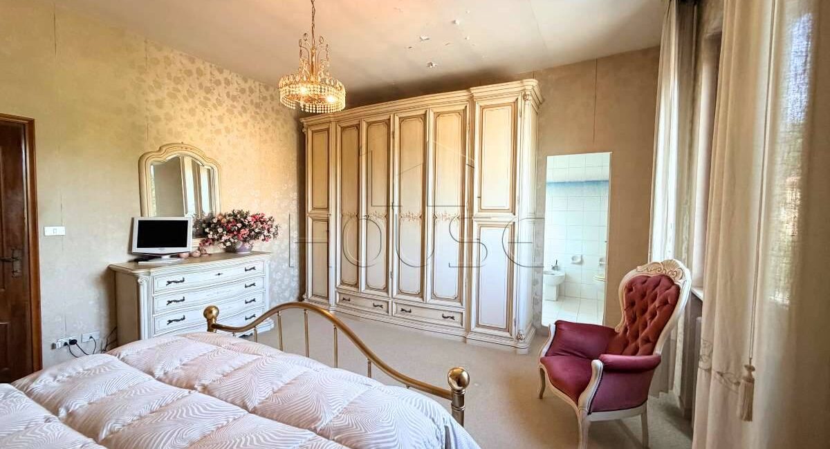 Casa singola con due appartamenti
