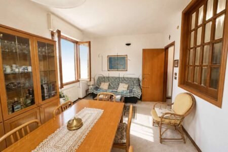 Appartamento in quadrifamiliare con garage