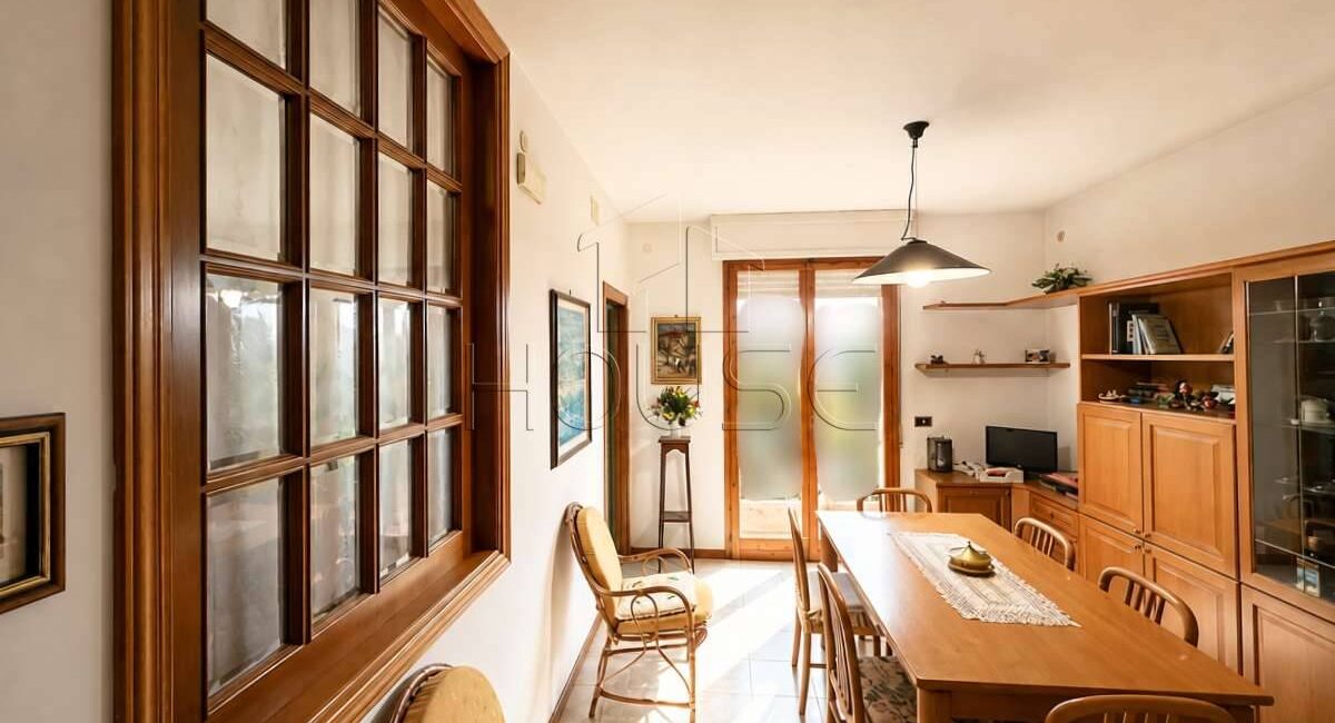 Appartamento in quadrifamiliare con garage