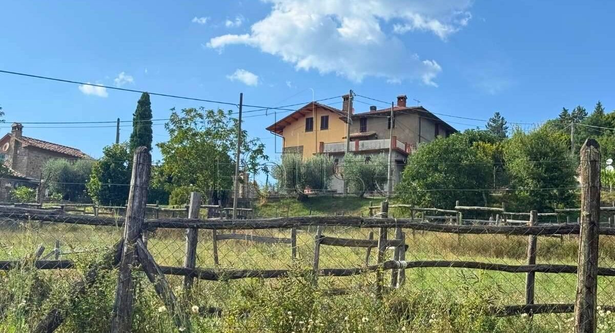 Porzione cielo-terra con terreno
