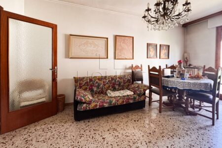 Appartamento al secondo piano di piccolo condominio