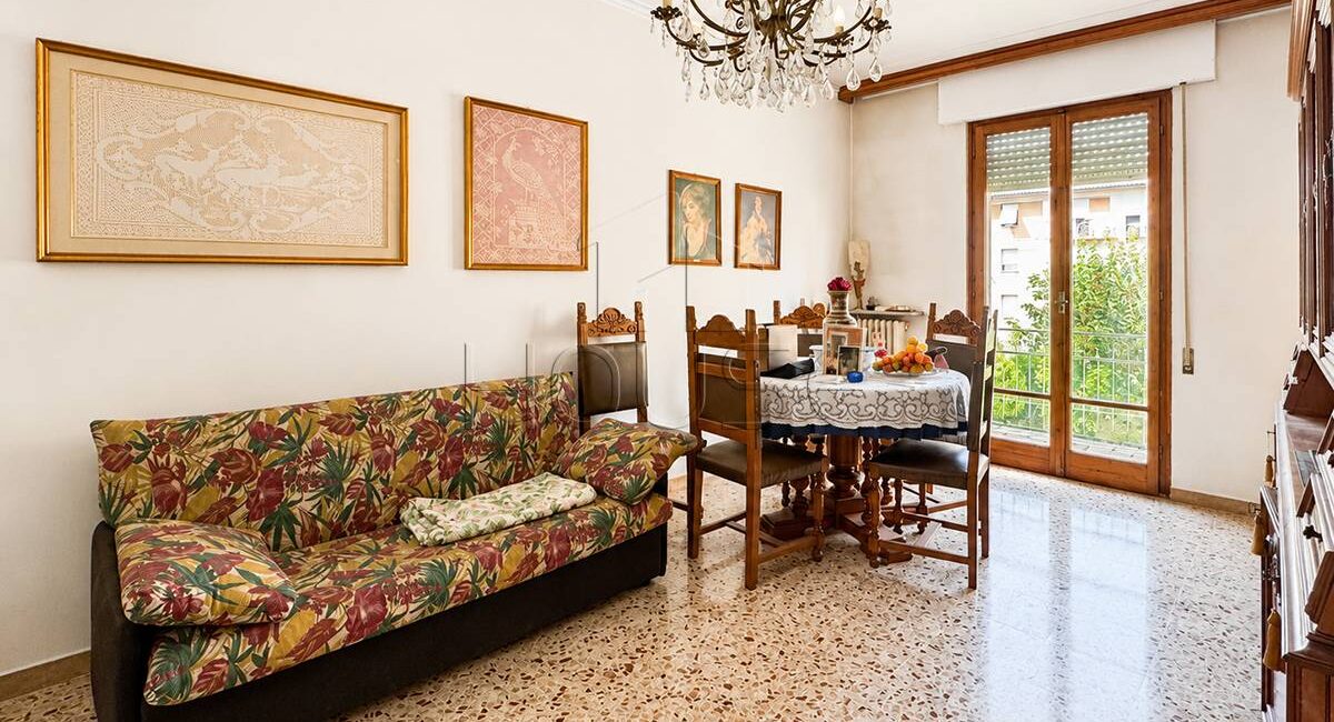 Appartamento al secondo piano di piccolo condominio