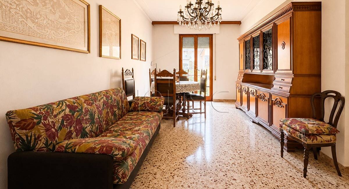 Appartamento al secondo piano di piccolo condominio