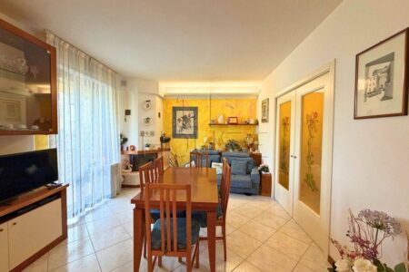 Appartamento ristrutturato con ingresso indipendente, terrazzo e garage