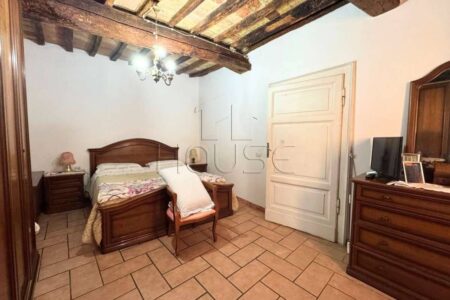 Porzione di cielo terra con giardino esclusivo