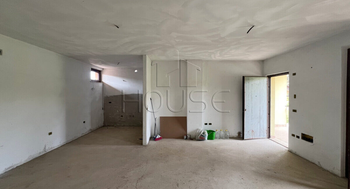 Appartamento di recente costruzione con terrazzi e garage