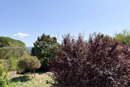 Appartamento in collina, vicino al centro