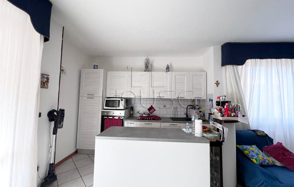 Appartamento con ingresso indipendente e terrazzo