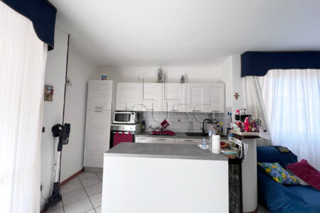 Appartamento con ingresso indipendente e terrazzo