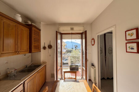 Villetta con ingresso indipendente, taverna e giardino