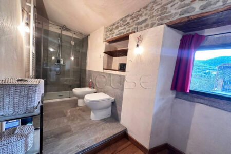 Terratetto in suggestivo borgo