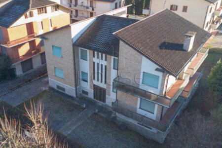 Villa con giardino