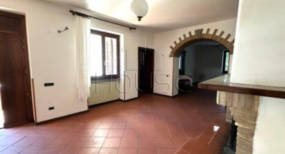 Porzione indipendente con spazi esterni
