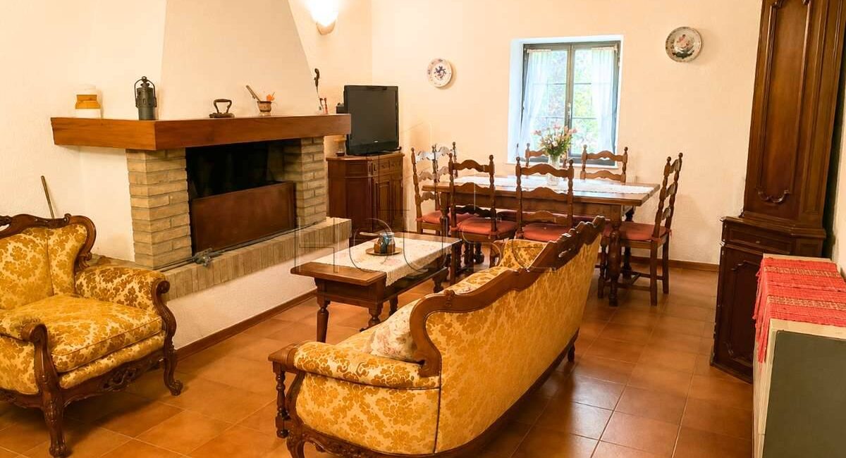 Casa singola in posizione panoramica con ampio giardino